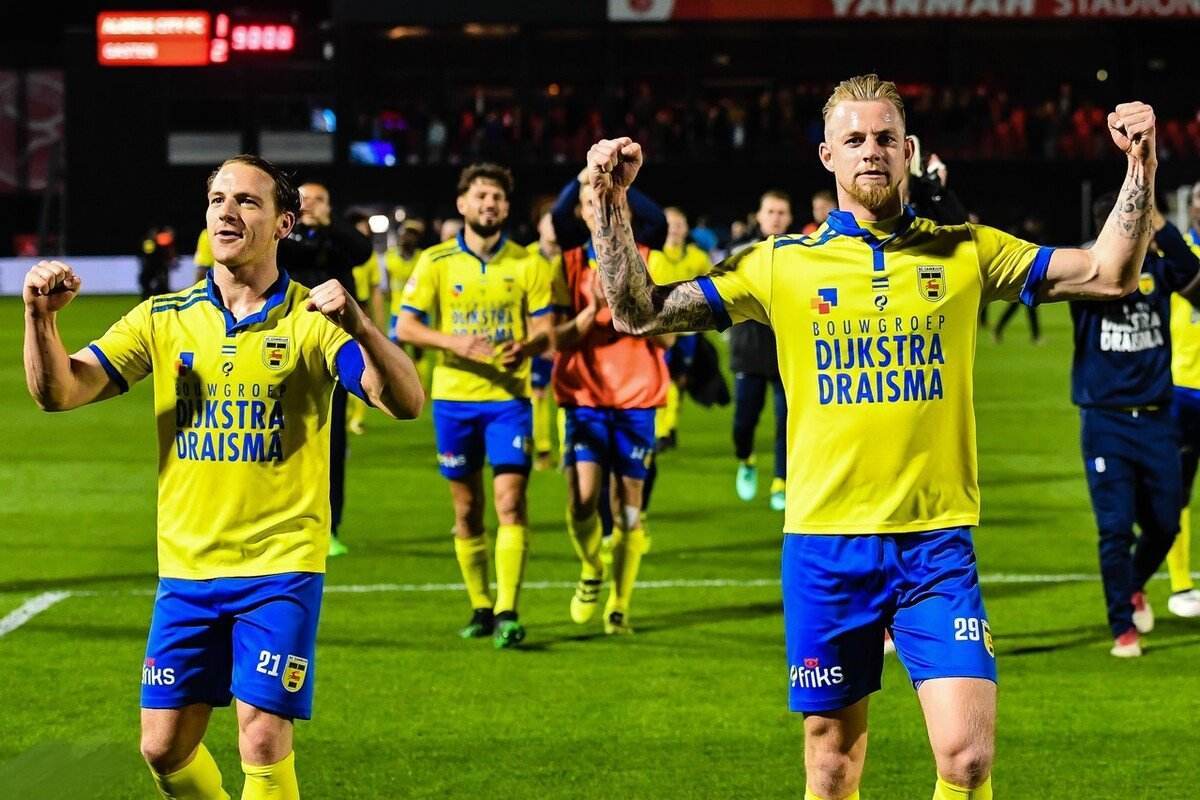 球场上的竞 球场上的竞